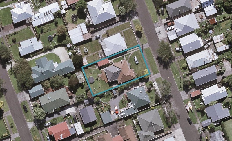 32 Lyn Street, Lynmouth, New Plymouth - Carousel 1