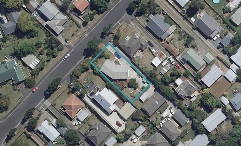 17 Kiwi Avenue, Forest Lake, Hamilton - Carousel 1