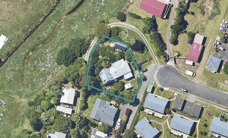 16 Binnie Road, Katikati, Katikati - Carousel 1