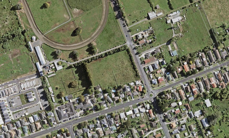 16 Paapaakiri Loop, Takanini, Auckland - Carousel 1