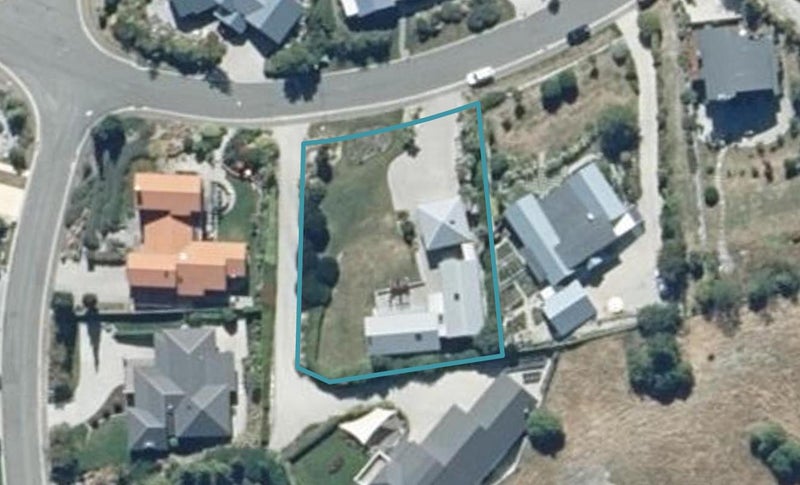 10 Milward Place, Kelvin Heights, Queenstown - Carousel 1