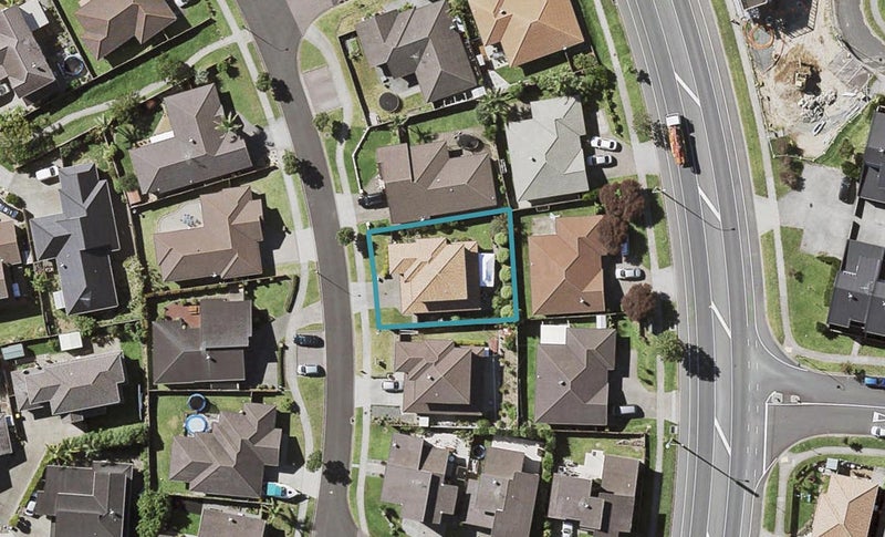 11 Skelligs Drive, Flat Bush, Auckland - Carousel 1