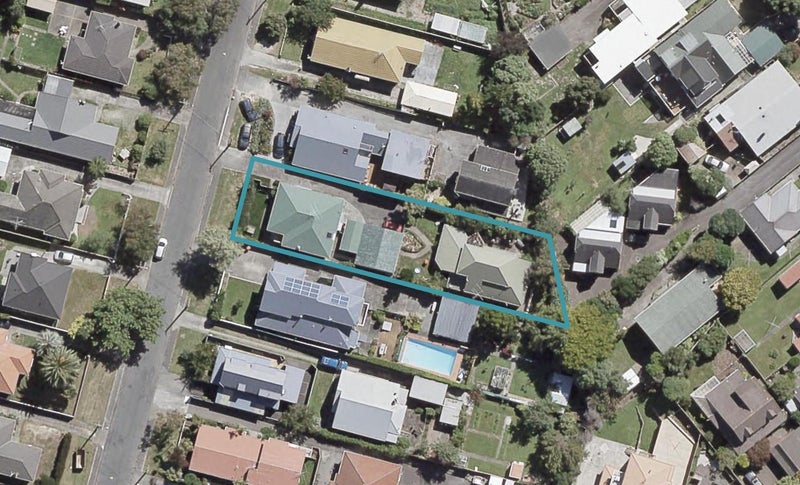 2/9 Charleston Avenue, Boulcott, Lower Hutt - Carousel 1