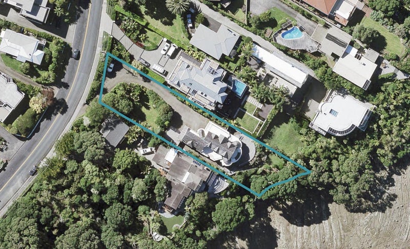 7 Beach Road, Castor Bay, Auckland - Carousel 1