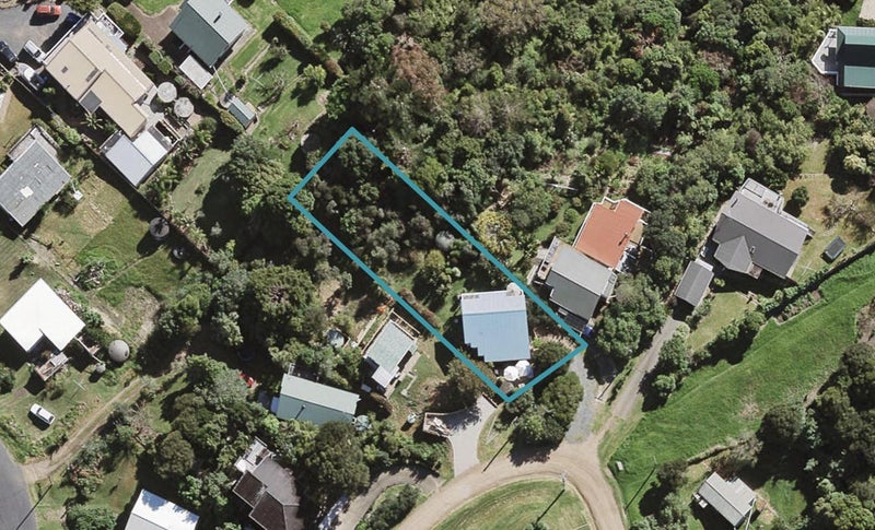 19 Marine View Road, Onetangi, Waiheke Island - Carousel 1