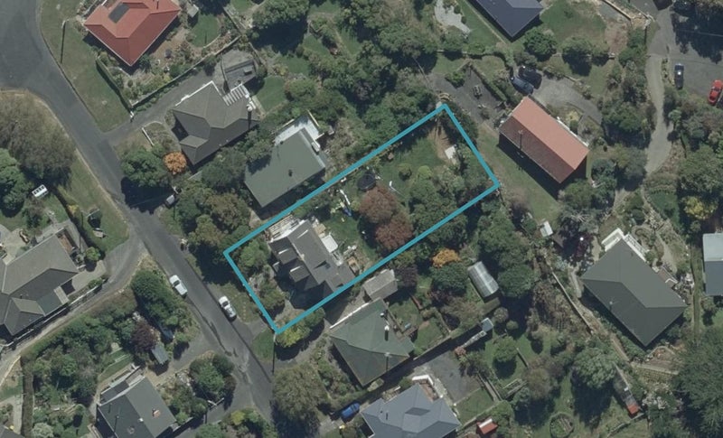 5 Featherston Street, Macandrew Bay, Dunedin - Carousel 1