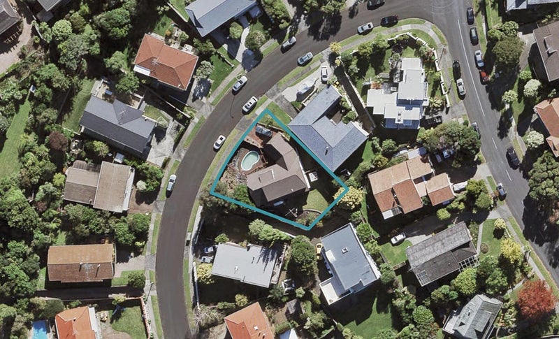 6 Calman Place, Chatswood, Auckland - Carousel 1