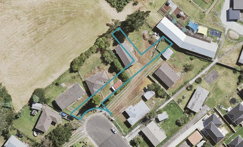 18 Frieda Henare Lane, Henderson, Auckland - Carousel 1