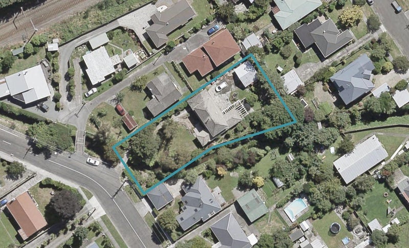 8 Terminus Street, Silverstream, Upper Hutt - Carousel 1