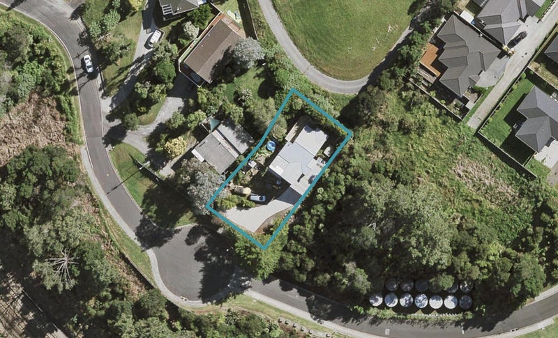 87 Rangeview Road, Sunnyvale, Auckland - Carousel 1