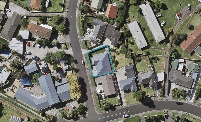 32 Motu Place, Mount Wellington, Auckland - Carousel 1