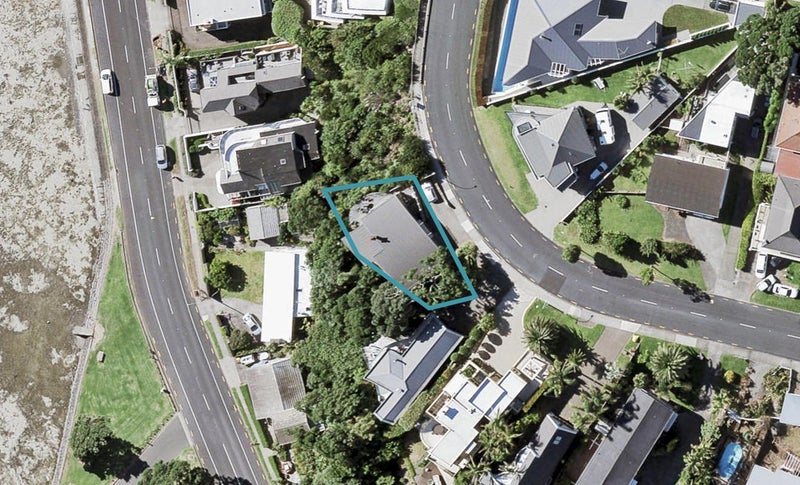11 Bucklands Beach Road, Bucklands Beach, Auckland - Carousel 1