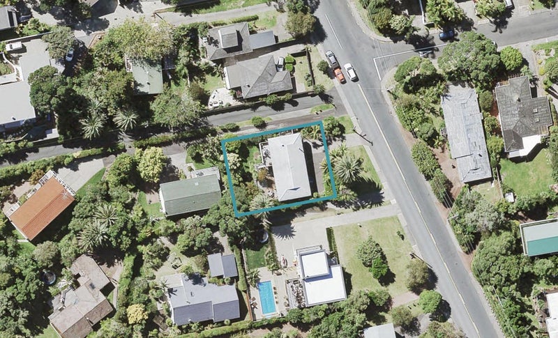 198 Beach Road, Campbells Bay, Auckland - Carousel 1