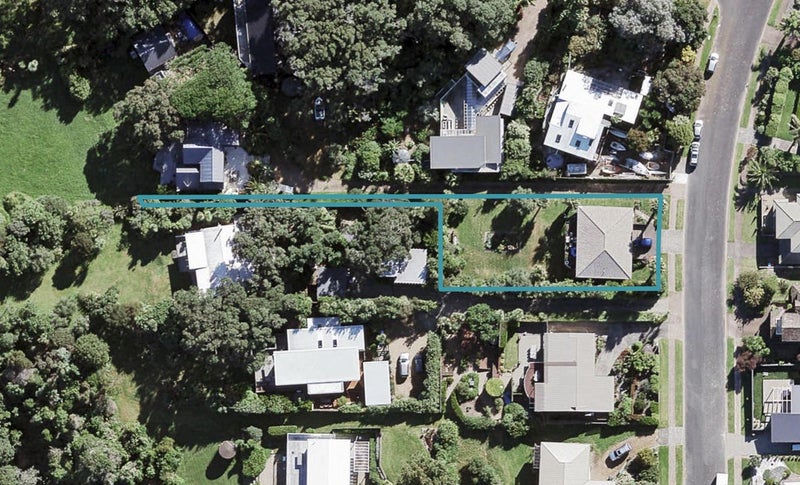 35 Kennedy Point Road, Surfdale, Waiheke Island - Carousel 1