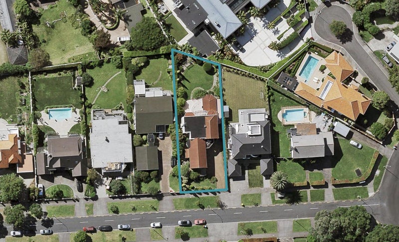 7 Tuhaere Street, Orakei, Auckland - Carousel 1