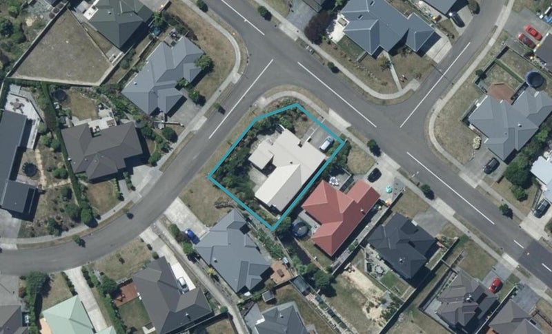 28 Te Puia Drive, Aotea, Porirua - Carousel 1
