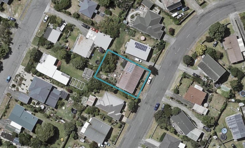 77 Norfolk Crescent, Otaki Beach, Otaki - Carousel 1