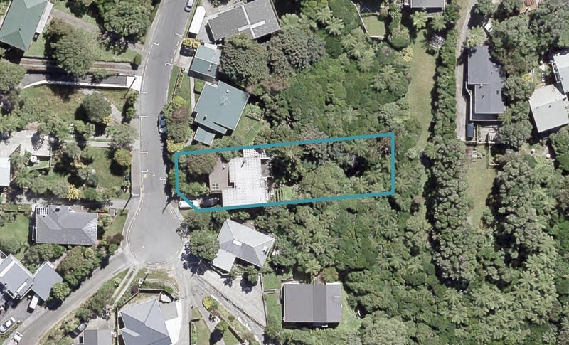 8 Martin Grove, Normandale, Lower Hutt - Carousel 1