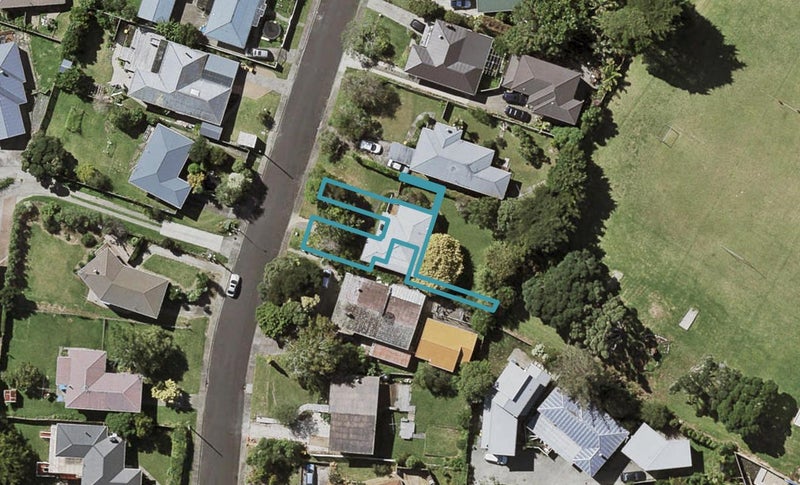 20B Arrow Road, Forrest Hill, Auckland - Carousel 1