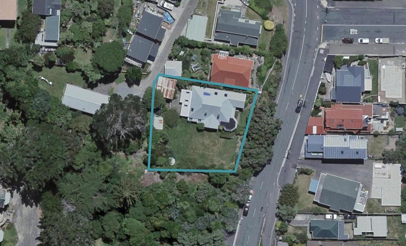102 Queens Drive, Lyall Bay, Wellington - Carousel 1