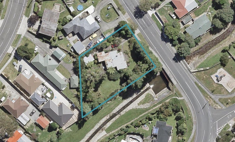 58 Stokes Valley Road, Stokes Valley, Lower Hutt - Carousel 1