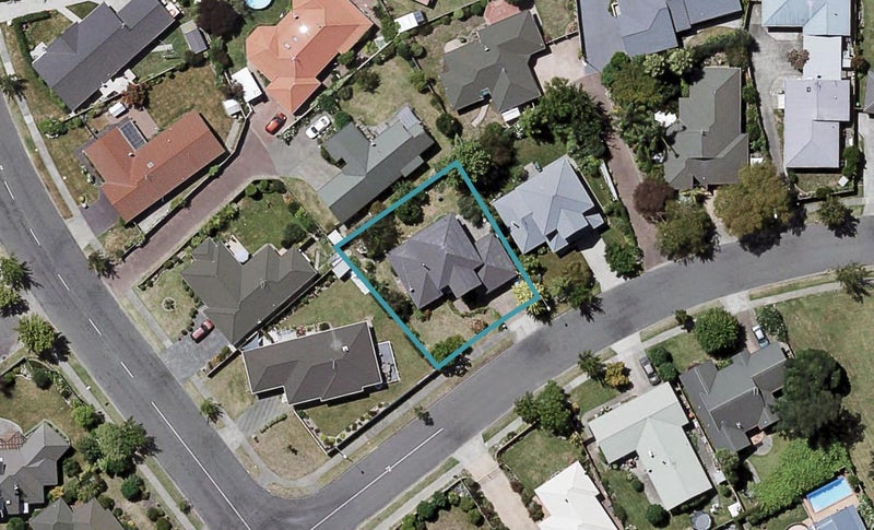 72 Whiting Crescent, Greenmeadows, Napier - Carousel 1