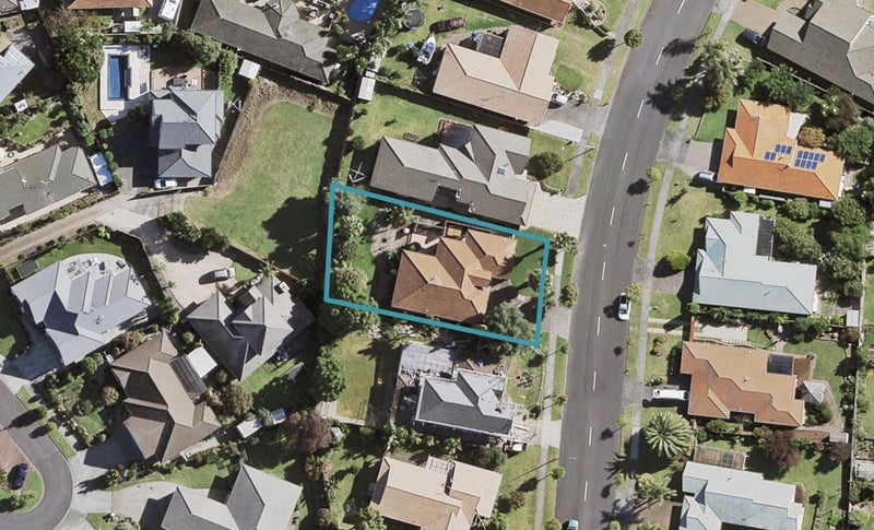 22 Tington Avenue, Wattle Downs, Auckland - Carousel 1