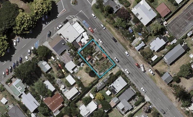 2 Rauparaha Street, Waikanae Beach, Waikanae - Carousel 1
