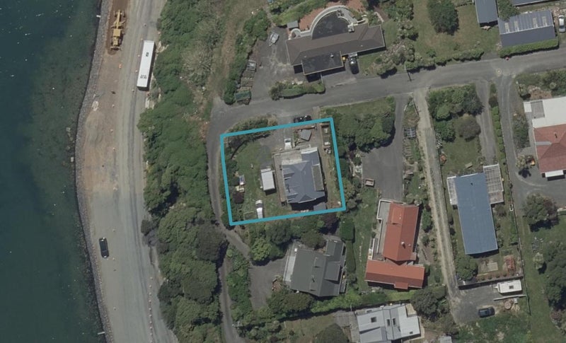 10 Arnott Street, Portobello, Dunedin - Carousel 1
