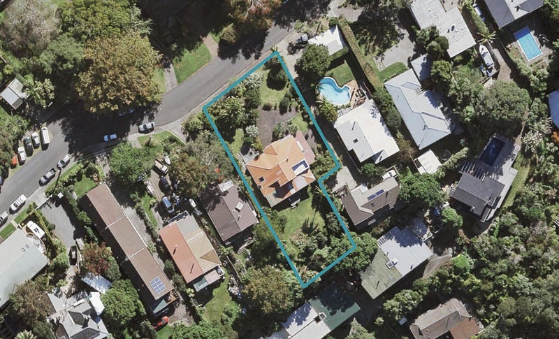 11 Glade Place, Birkenhead, Auckland - Carousel 1