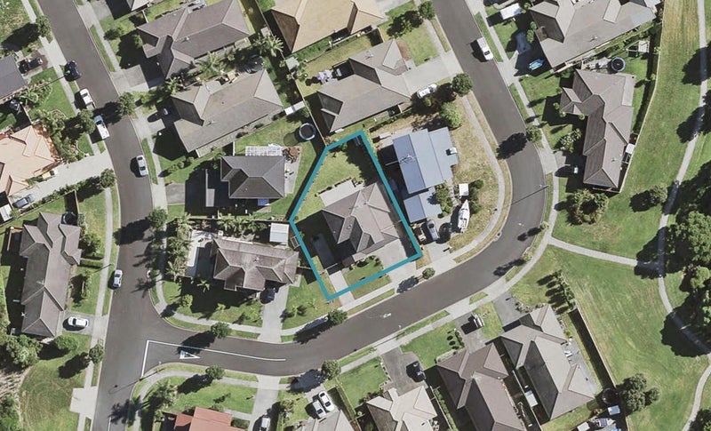 41 Stranraer Crescent, Wattle Downs, Auckland - Carousel 1
