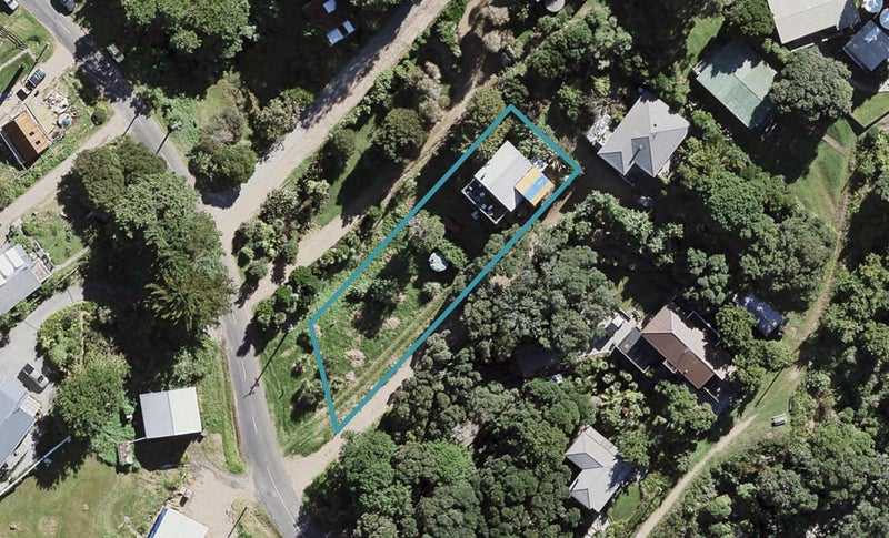 34 Korora Road, Oneroa, Waiheke Island - Carousel 1