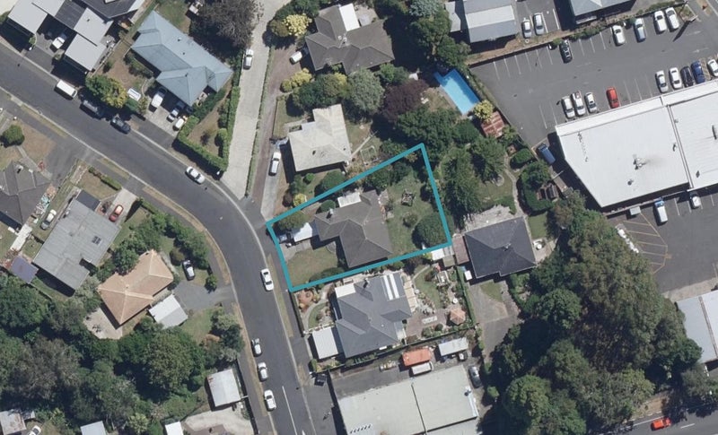 6 Kelvin Place, Hamilton East, Hamilton - Carousel 1