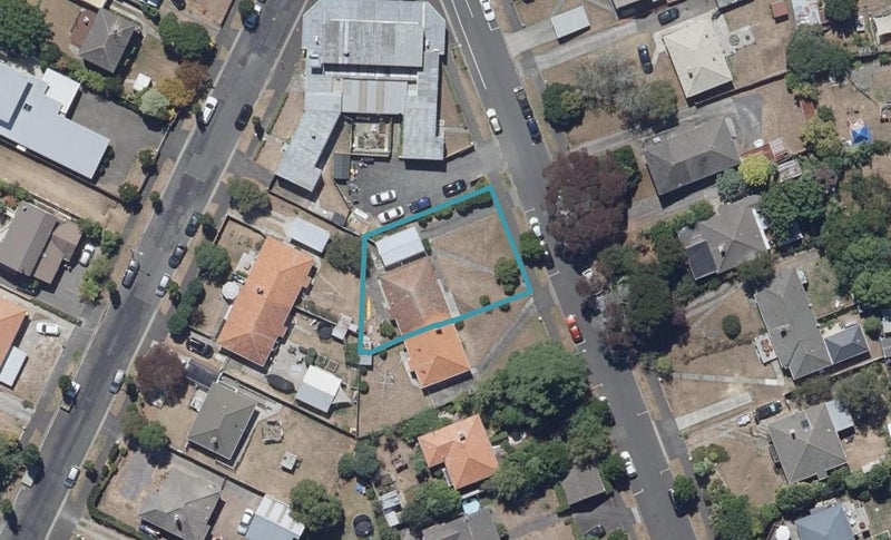 3 Plunket Terrace, Hamilton East, Hamilton - Carousel 1