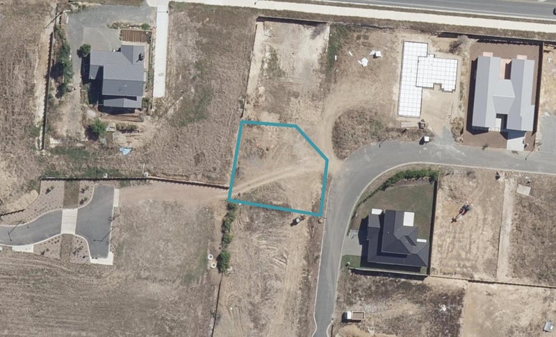 13 Miharo Crescent, Flagstaff, Hamilton - Carousel 1
