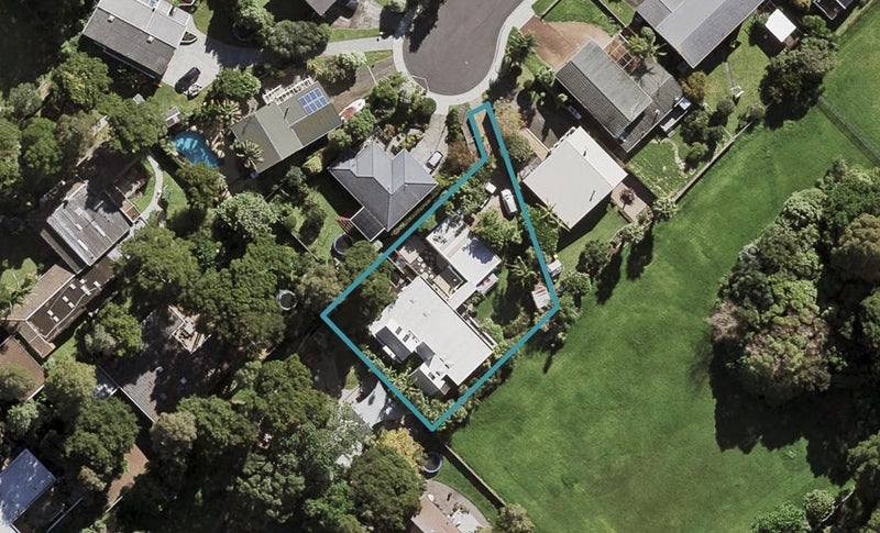 27 Northgrove Avenue, Hillcrest, Auckland - Carousel 1