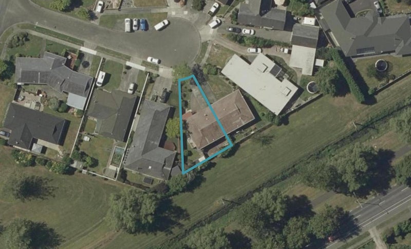 8B Gainsborough Grove, Highbury, Palmerston North - Carousel 1