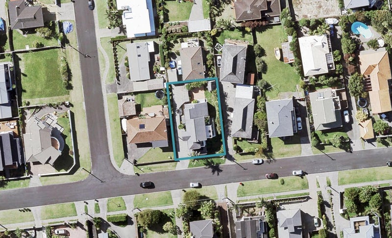 1/24 Hyde Road, Rothesay Bay, Auckland - Carousel 1