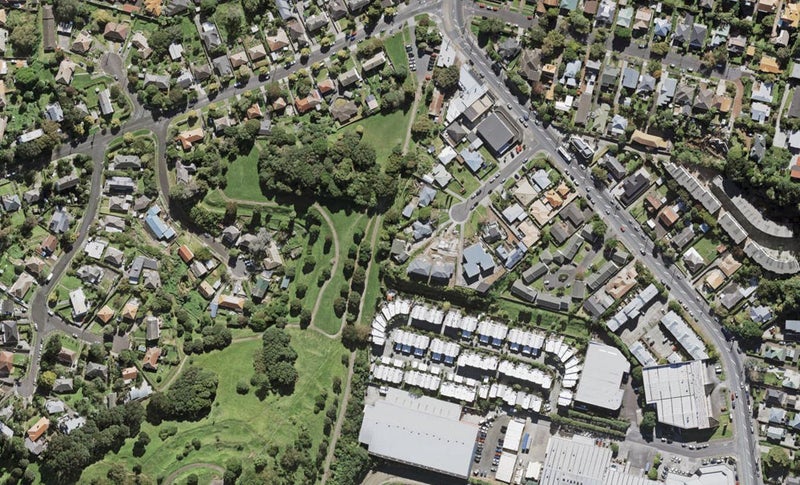 9A Roskill Way, Three Kings, Auckland - Carousel 1