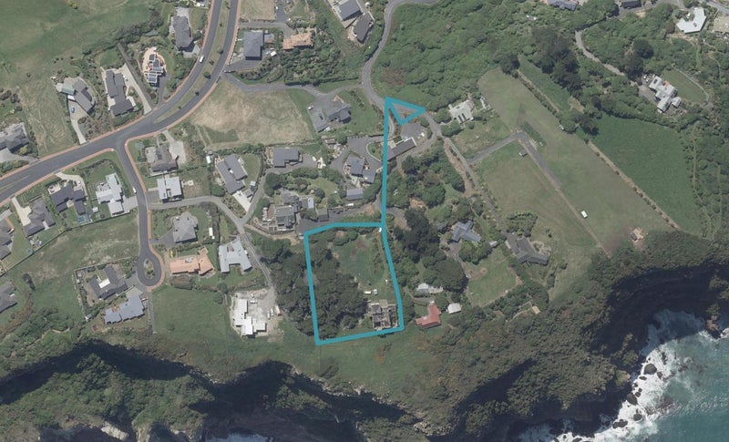 111D Cliffs Road, Saint Clair, Dunedin - Carousel 1