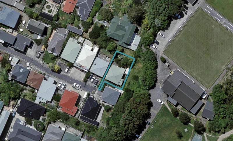 11 Rixon Grove, Mount Victoria, Wellington - Carousel 1