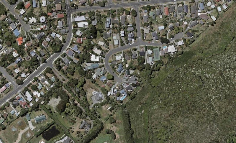 36 Freyberg Crescent, Waikanae Beach, Waikanae - Carousel 1