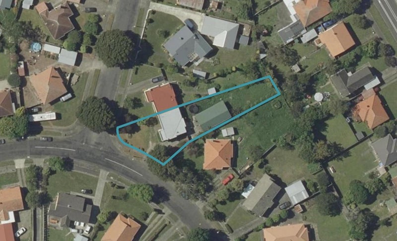 1 Savage Crescent, West End, Palmerston North - Carousel 1
