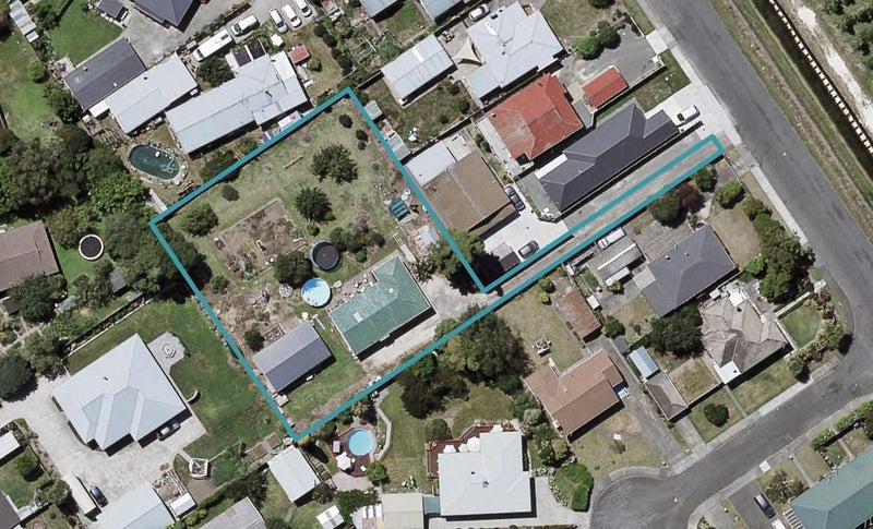 427 Collinge Road, Mayfair, Hastings - Carousel 1