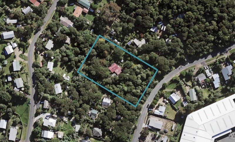 18 Sea View Road, Ostend, Waiheke Island - Carousel 1
