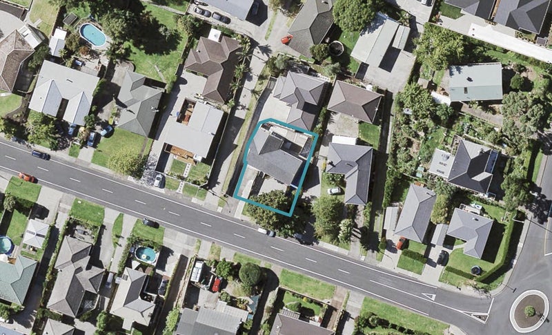 7 Rodney Street, Howick, Auckland - Carousel 1