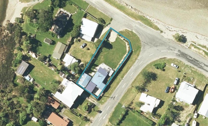 2A Esplanade, Ōkiwi Bay - Carousel 1