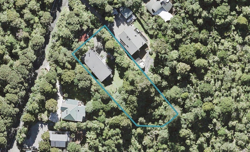 711 Scenic Drive, Henderson Valley, Auckland - Carousel 1
