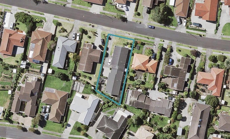 2/88 Dalwhinnie Parade, Highland Park, Auckland - Carousel 1