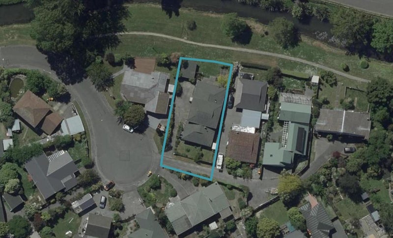 1/3 Esher Place, Saint Martins, Christchurch - Carousel 1